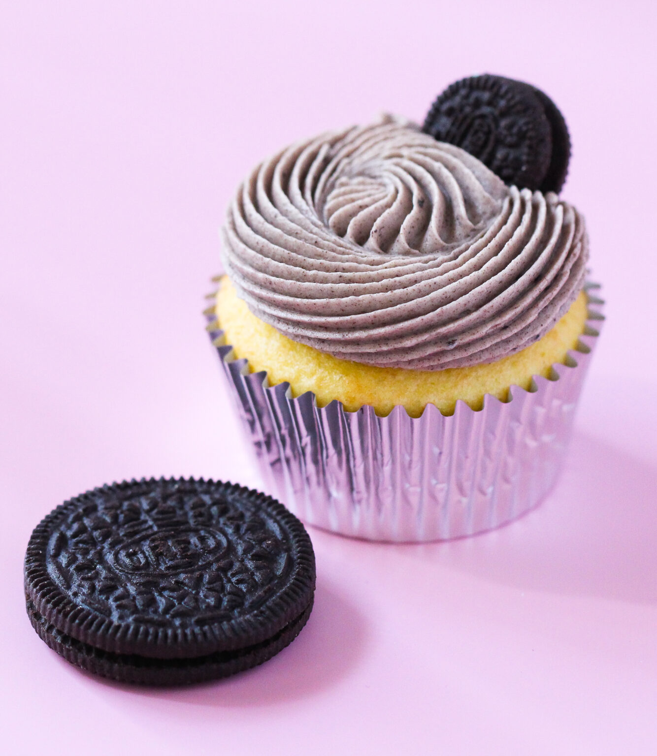 Cookies & Cream Cupcakes - Life & Sprinkles By Taryn Camp