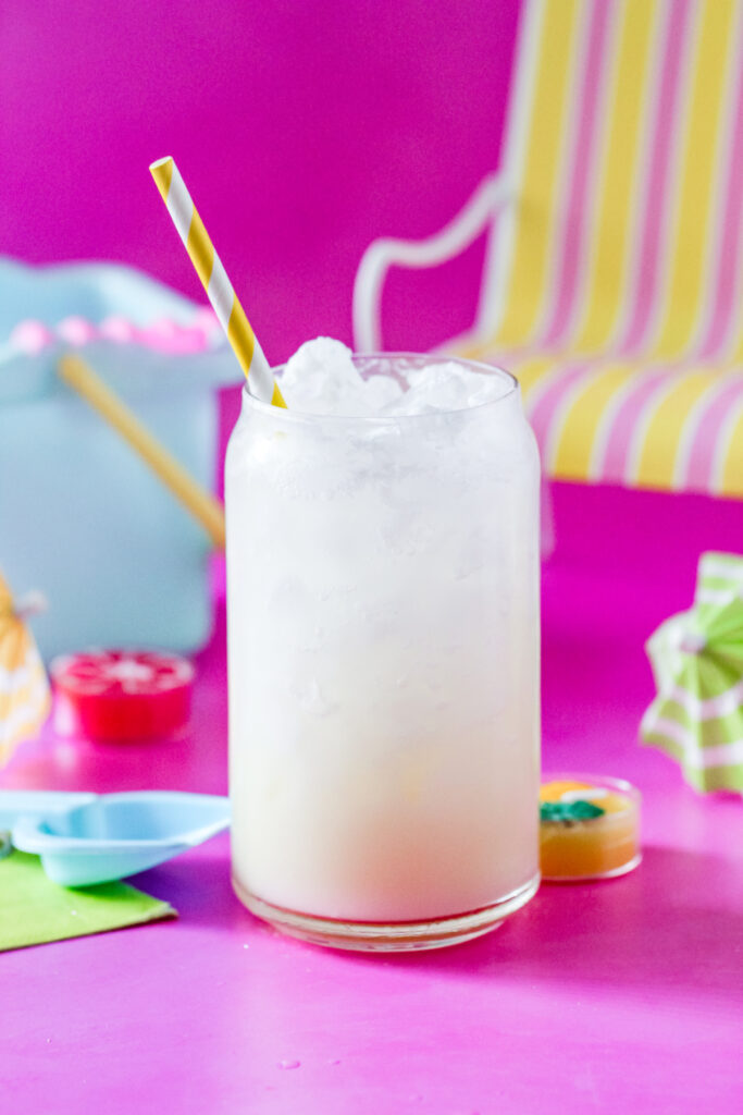 A glass of Piña Diamond Lemonade.