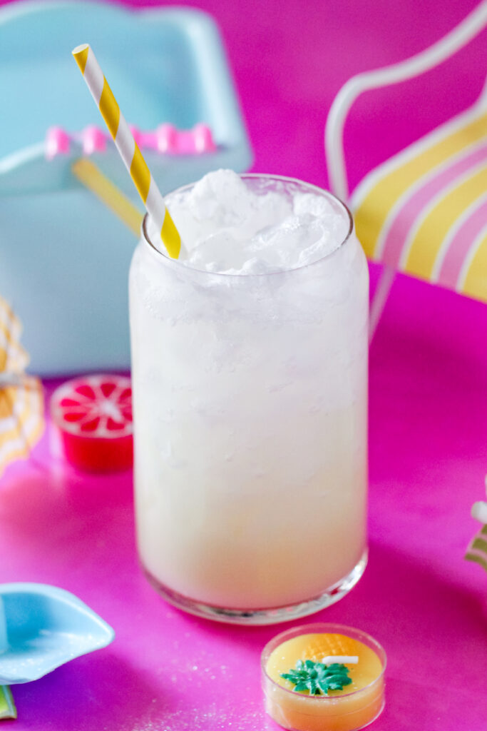 A glass of Piña Diamond Lemonade.